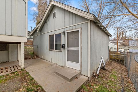 Tiny photo for 731 Rose Street, Klamath Falls, OR 97601 (MLS # 220214332)