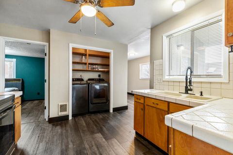 Tiny photo for 731 Rose Street, Klamath Falls, OR 97601 (MLS # 220214332)