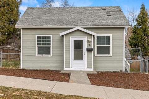 Photo of 731 Rose Street, Klamath Falls, OR 97601 (MLS # 220214332)