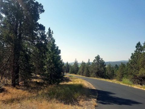 Tiny photo for 1123 Red Willow Drive, Klamath Falls, OR 97601 (MLS # 220220245)