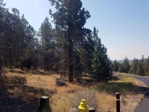 Tiny photo for 1123 Red Willow Drive, Klamath Falls, OR 97601 (MLS # 220220245)