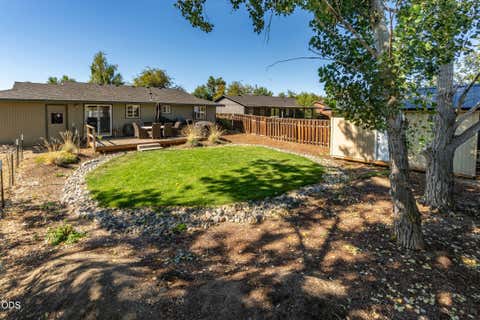 Tiny photo for 3217 SW Quartz Avenue, Redmond, OR 97756 (MLS # 220226961)
