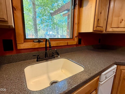 Tiny photo for 16025 Strawn Road, La Pine, OR 97739 (MLS # 220221509)