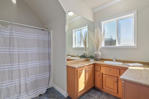 Tiny photo for 2275 Galice Road, Merlin, OR 97532 (MLS # 220215126)