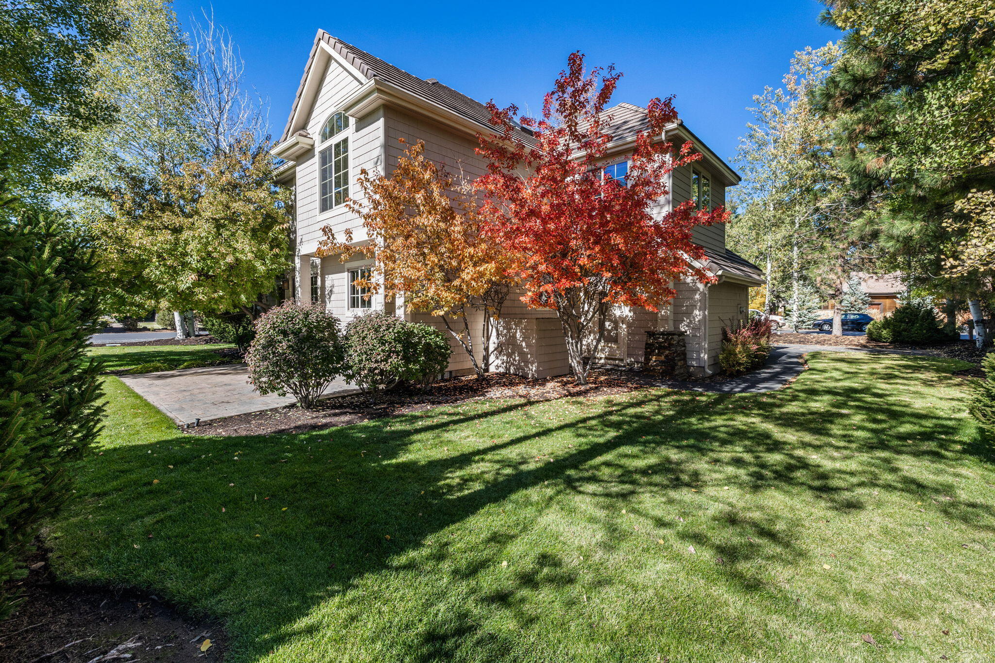 Broken Top - Residential