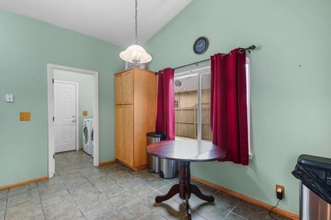 Tiny photo for 705 Mountain Avenue, Central Point, OR 97502 (MLS # 220211639)