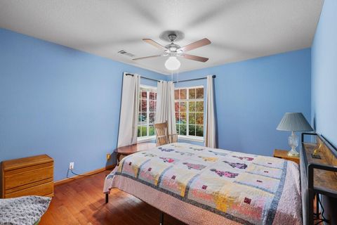 Tiny photo for 705 Mountain Avenue, Central Point, OR 97502 (MLS # 220211639)