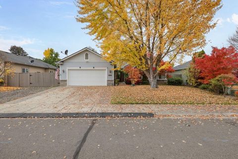 Tiny photo for 705 Mountain Avenue, Central Point, OR 97502 (MLS # 220211639)