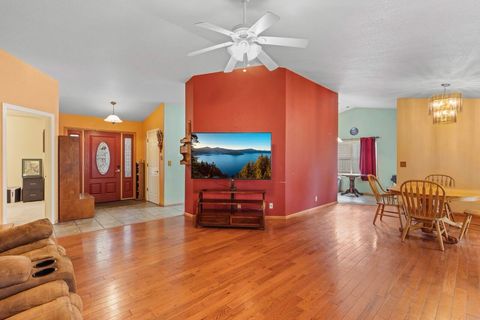 Tiny photo for 705 Mountain Avenue, Central Point, OR 97502 (MLS # 220211639)