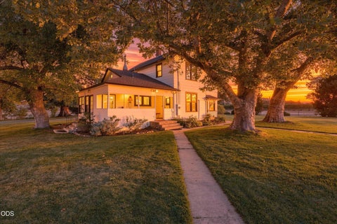 Photo of 1098 Nick Young Road, Eagle Point, OR 97524 (MLS # 220228292)