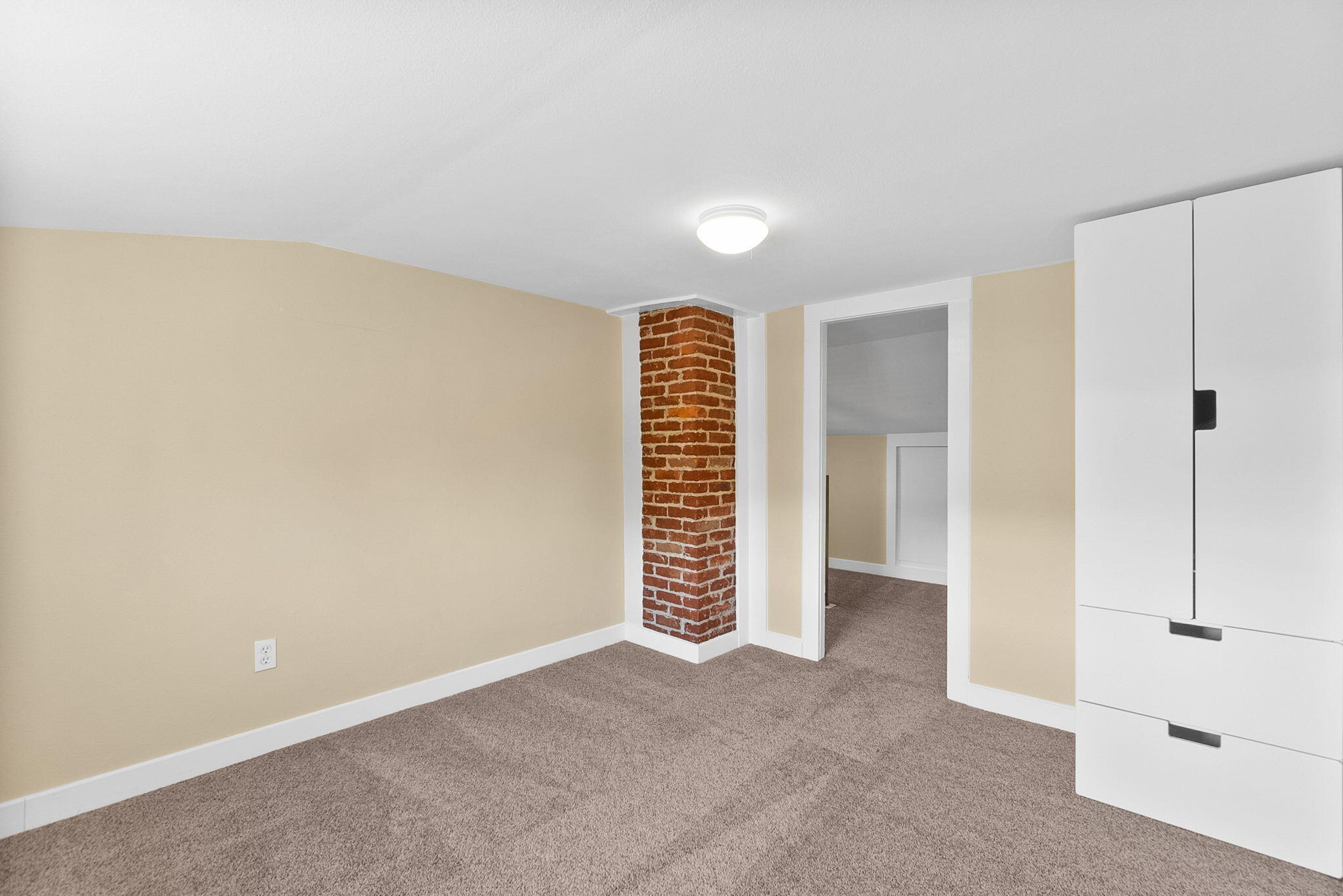 Townsite Of Redmond - Commercial Sale