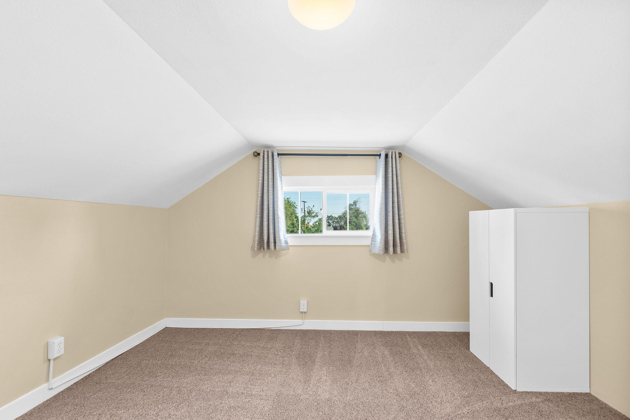 Townsite Of Redmond - Commercial Sale