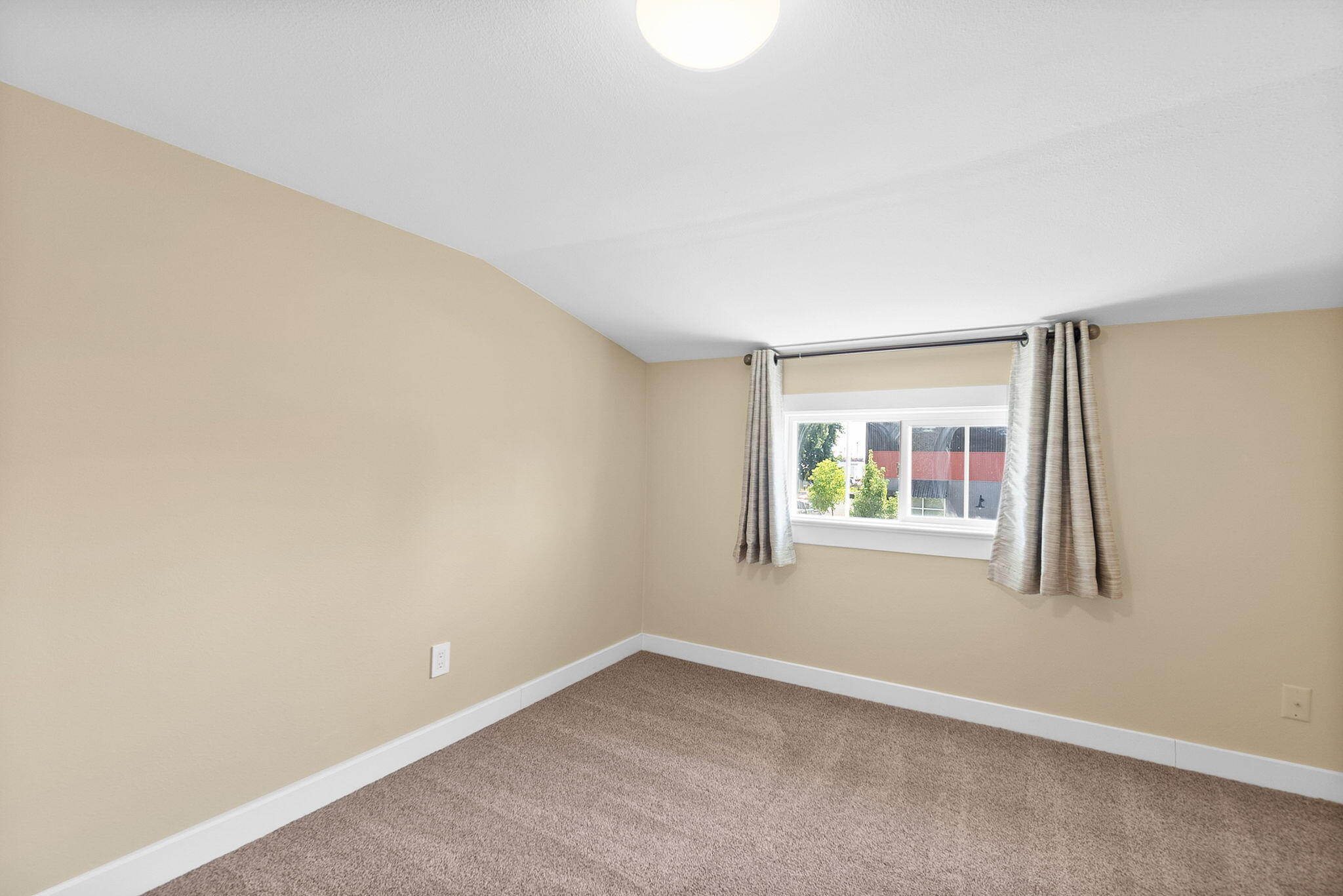 Townsite Of Redmond - Commercial Sale