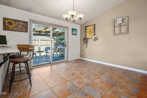 Tiny photo for 841 NW Negus Place, Redmond, OR 97756 (MLS # 220222922)
