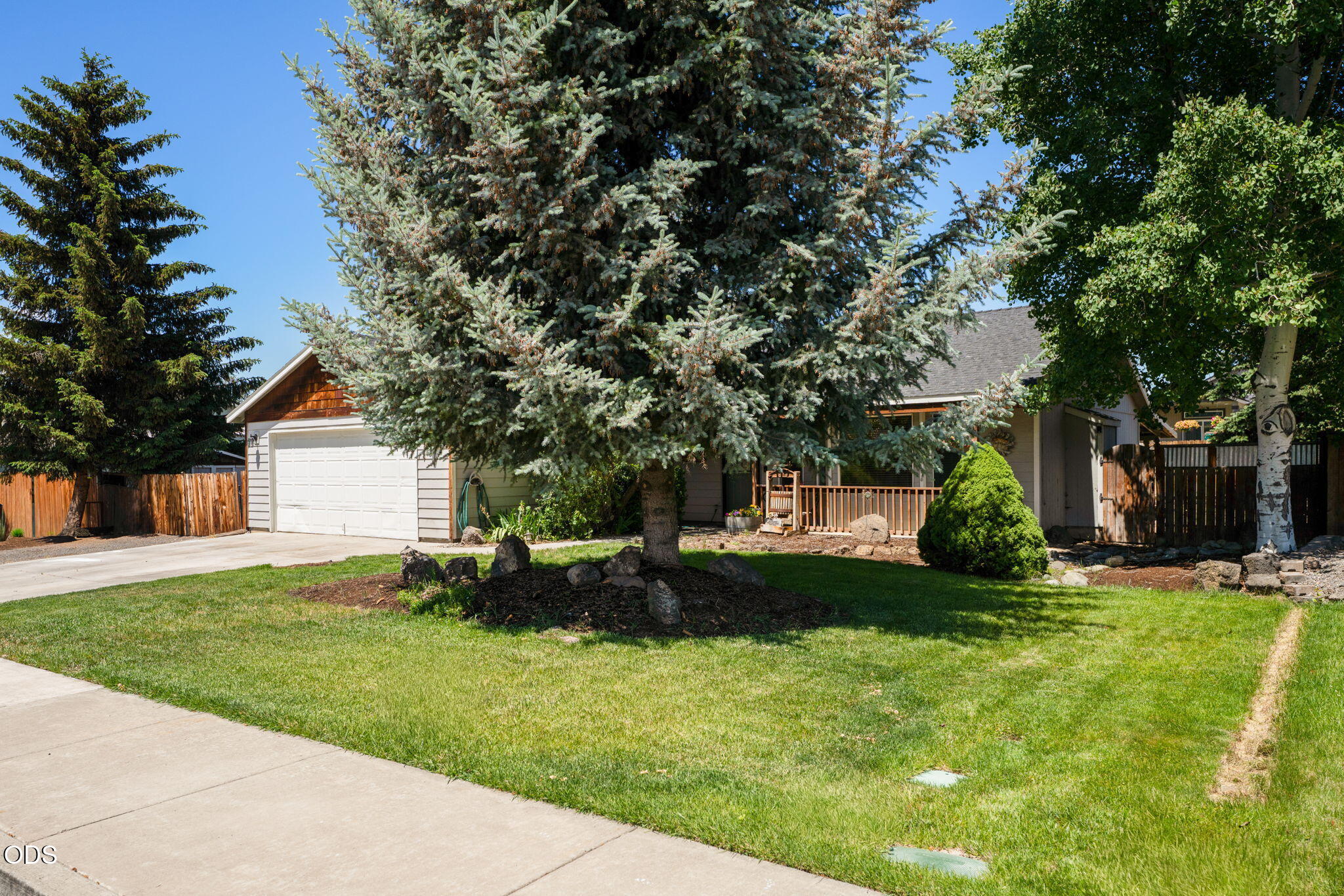 841 NW Negus Place