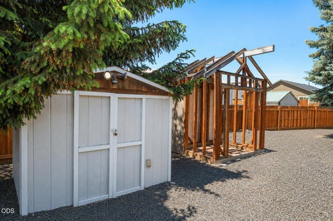 Tiny photo for 841 NW Negus Place, Redmond, OR 97756 (MLS # 220222922)