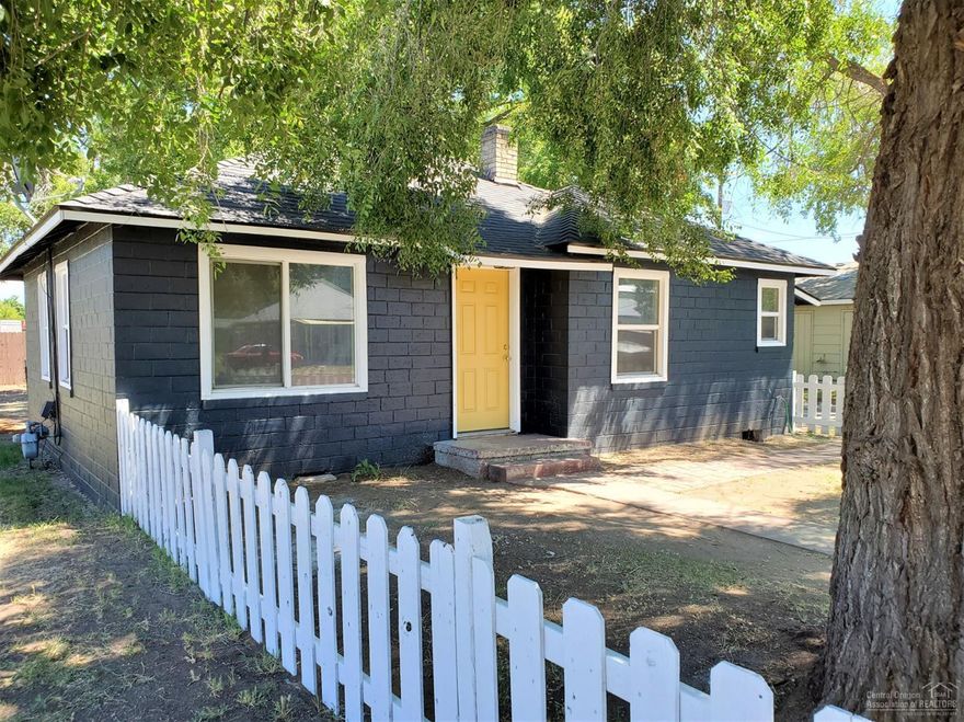 Adorable cottage with fenced yard! Has been completely remodeled. New gas heater, laminate floors, kitchen cabinets, Whirlpool appliances, interior and exterior paint. Why rent when you can purchase?