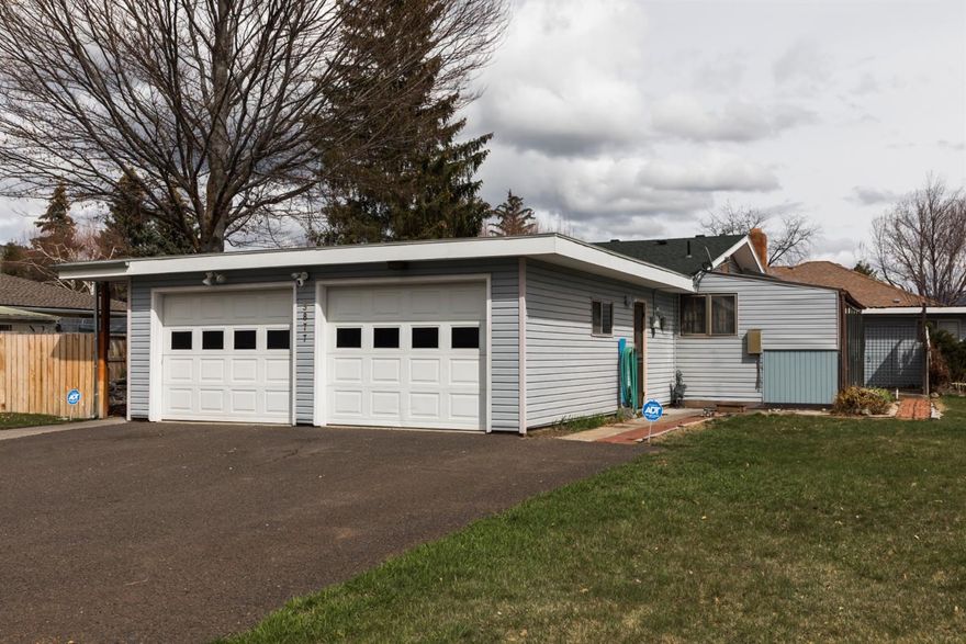 Great area in the Sunset Village. The owner has just gone through and completely updated every room. Brand new carpet, beauitful vinyl flooring that looks like wood, all new fixtures in bathrooms and kitchen and new counter tops. Has a great sun room with all ag-grate flooring. Come take a look!