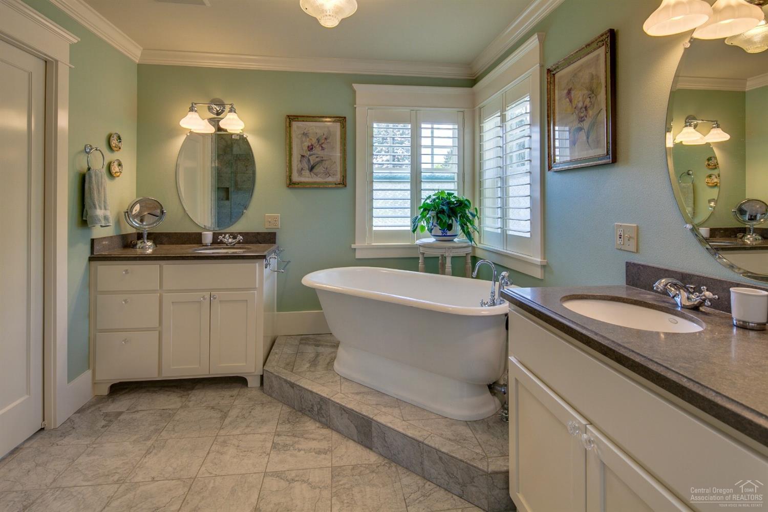 1st Addition Bend Pk - Residential