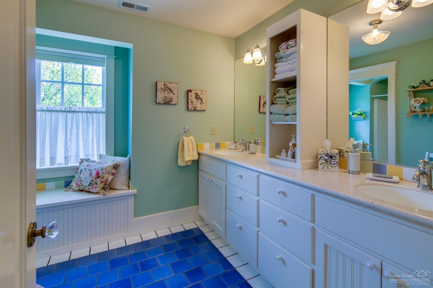 1st Addition Bend Pk - Residential