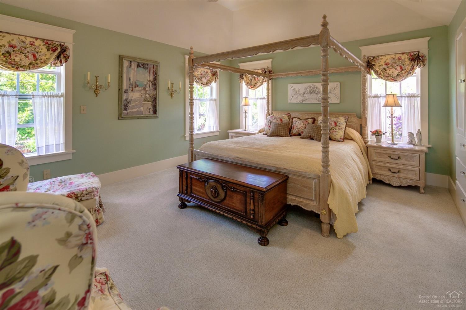 1st Addition Bend Pk - Residential