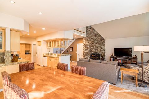 Tiny photo for 57022 Peppermill Circle #21-D, Sunriver, OR 97707 (MLS # 220220169)