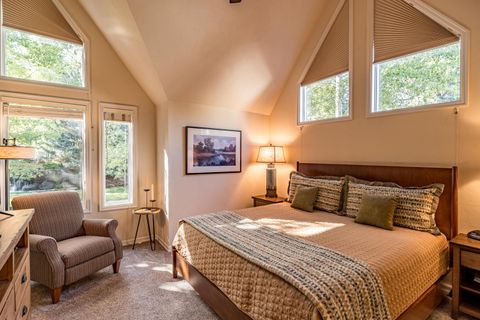 Tiny photo for 57022 Peppermill Circle #21-D, Sunriver, OR 97707 (MLS # 220220169)