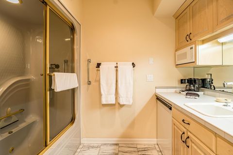 Tiny photo for 57022 Peppermill Circle #21-D, Sunriver, OR 97707 (MLS # 220220169)
