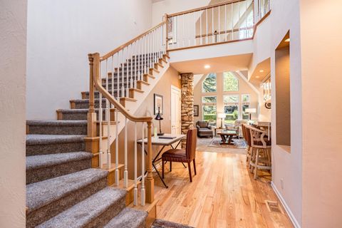 Tiny photo for 57022 Peppermill Circle #21-D, Sunriver, OR 97707 (MLS # 220220169)