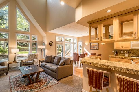 Photo of 57022 Peppermill Circle #21-D, Sunriver, OR 97707 (MLS # 220220169)