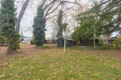 Tiny photo for 1213 E Park Street, Grants Pass, OR 97527 (MLS # 220211480)