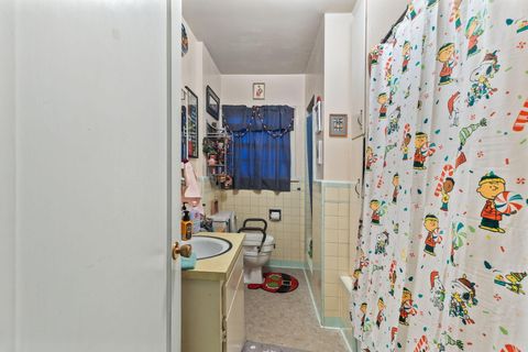 Tiny photo for 1213 E Park Street, Grants Pass, OR 97527 (MLS # 220211480)