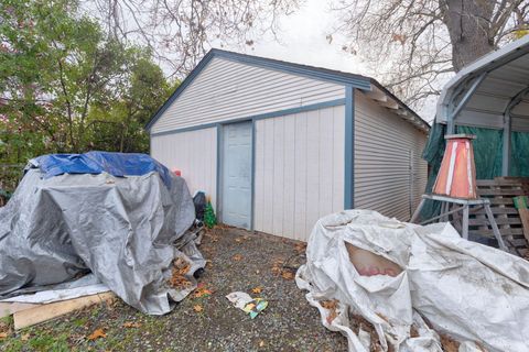 Tiny photo for 1213 E Park Street, Grants Pass, OR 97527 (MLS # 220211480)