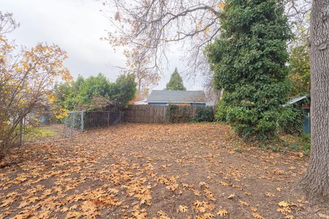 Tiny photo for 1213 E Park Street, Grants Pass, OR 97527 (MLS # 220211480)
