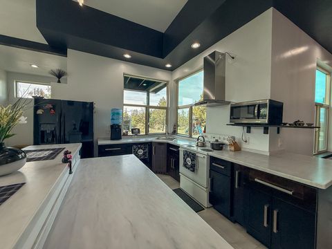 Tiny photo for 6182 SE Davis Loop, Prineville, OR 97754 (MLS # 220217053)