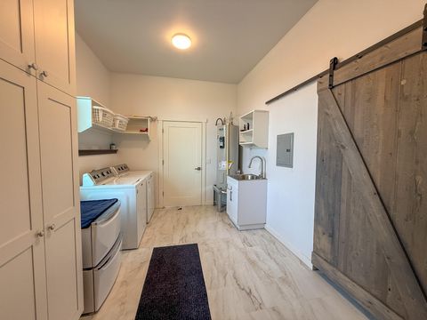 Tiny photo for 6182 SE Davis Loop, Prineville, OR 97754 (MLS # 220217053)