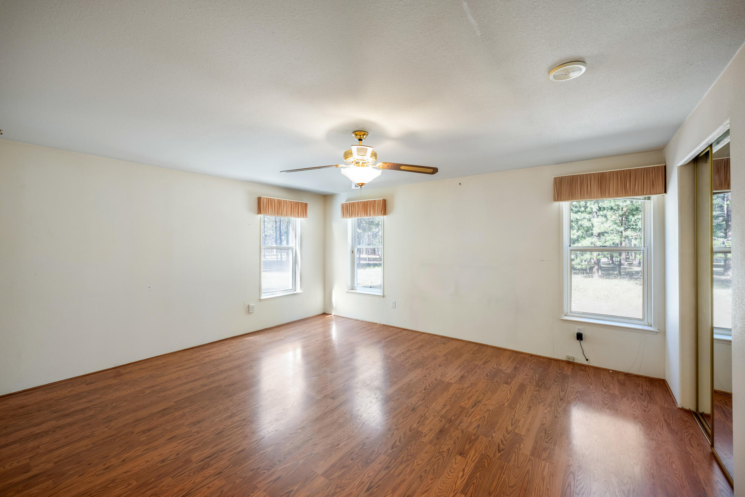 Wagon Trail Acreages - Residential