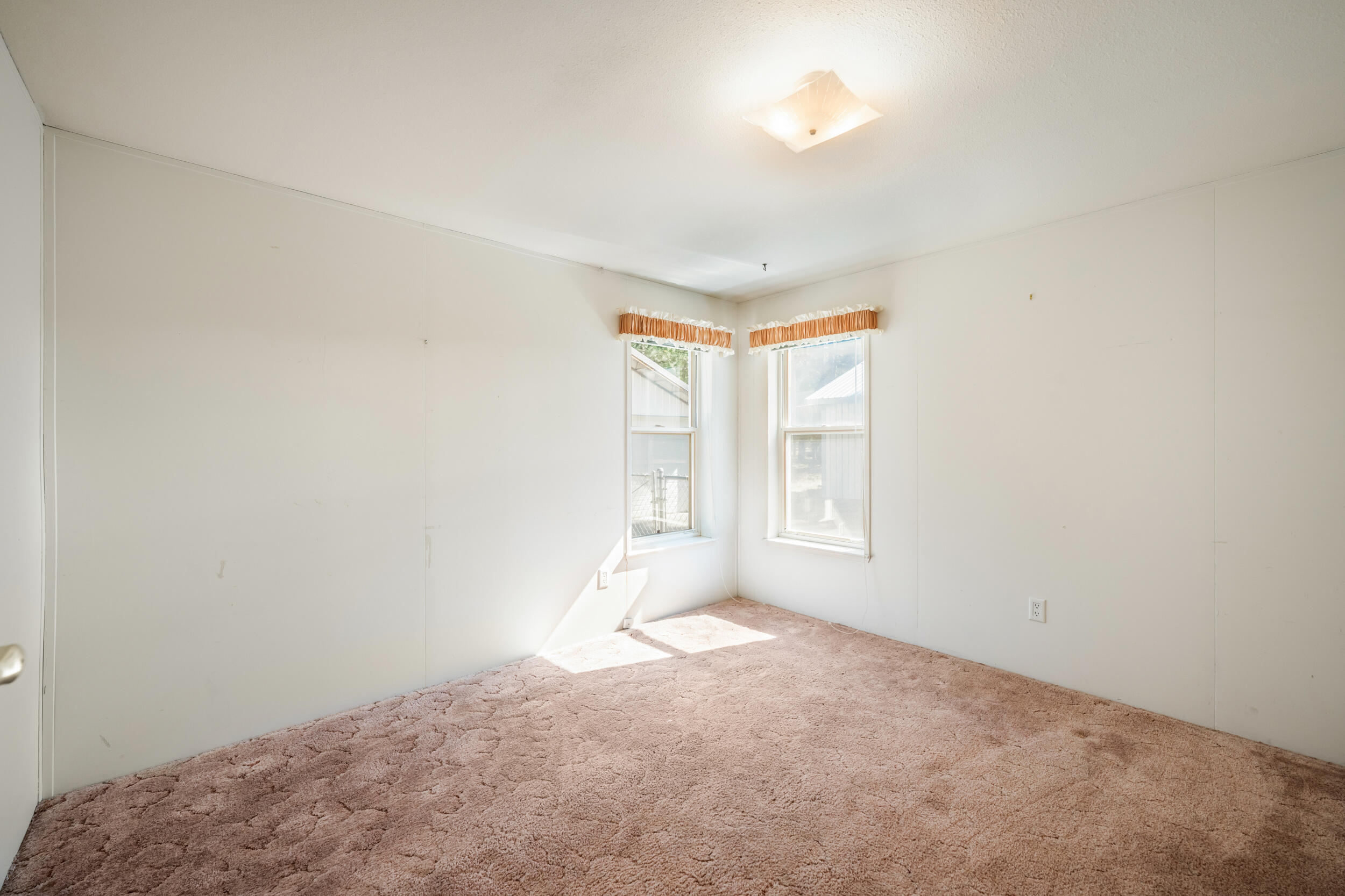 Wagon Trail Acreages - Residential