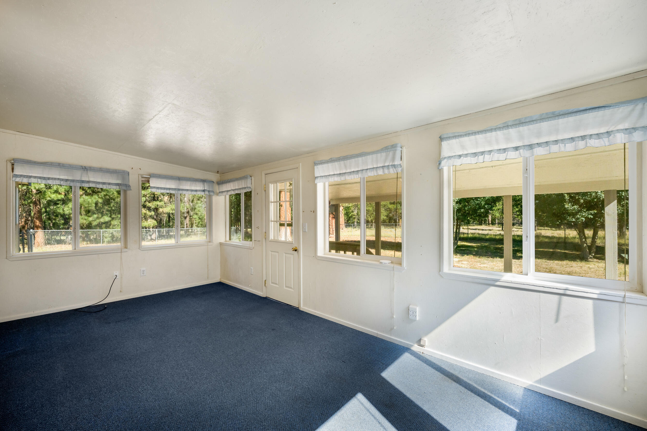 Wagon Trail Acreages - Residential