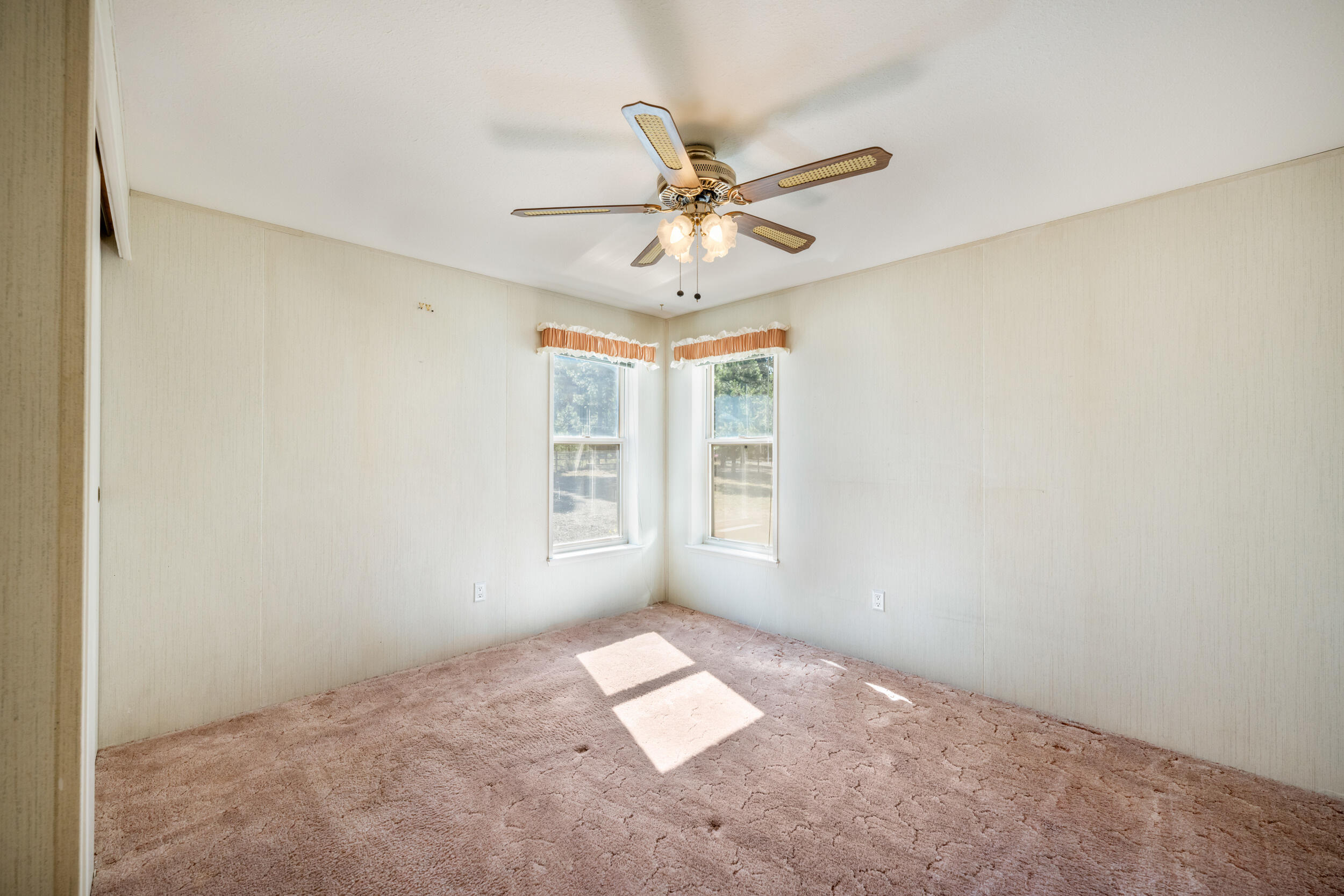 Wagon Trail Acreages - Residential