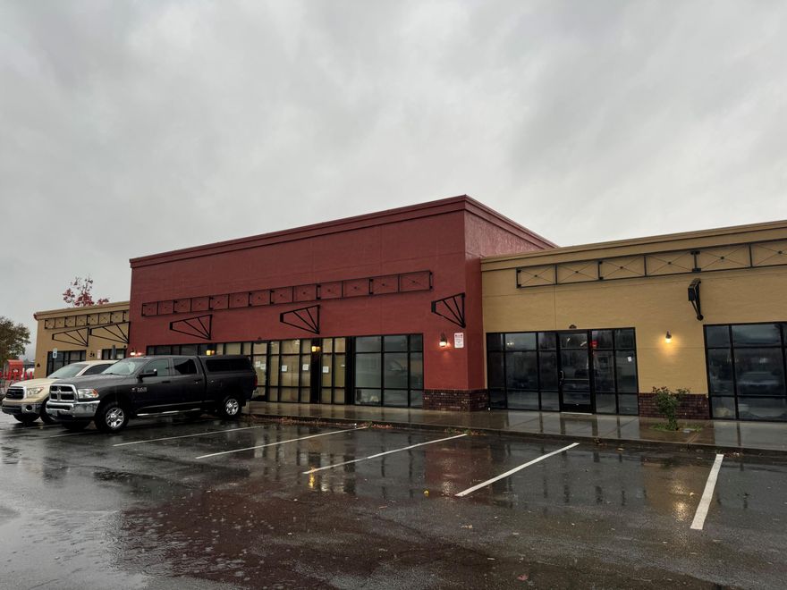 Well located commercial strip center in high traffic Grants Pass location. The property is situated between Walmart and Fred Meyer on an outparcel near Grants Pass Pkwy. Ample parking and convenient access. Suites are available from approximately 1,200 to 8,018 square feet. Contact listing Broker for additional information and to arrange tours