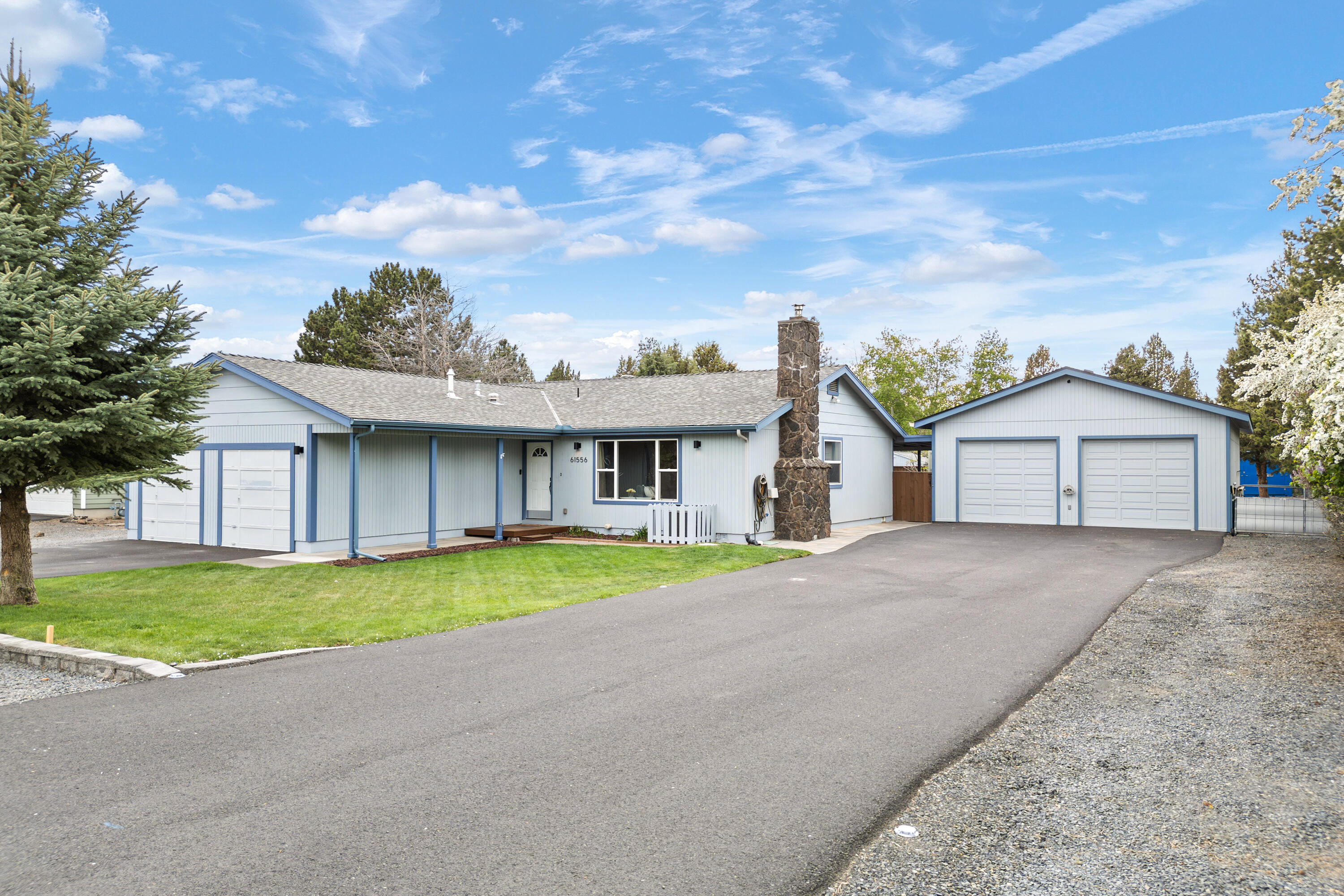 61556 Twin Lakes Loop