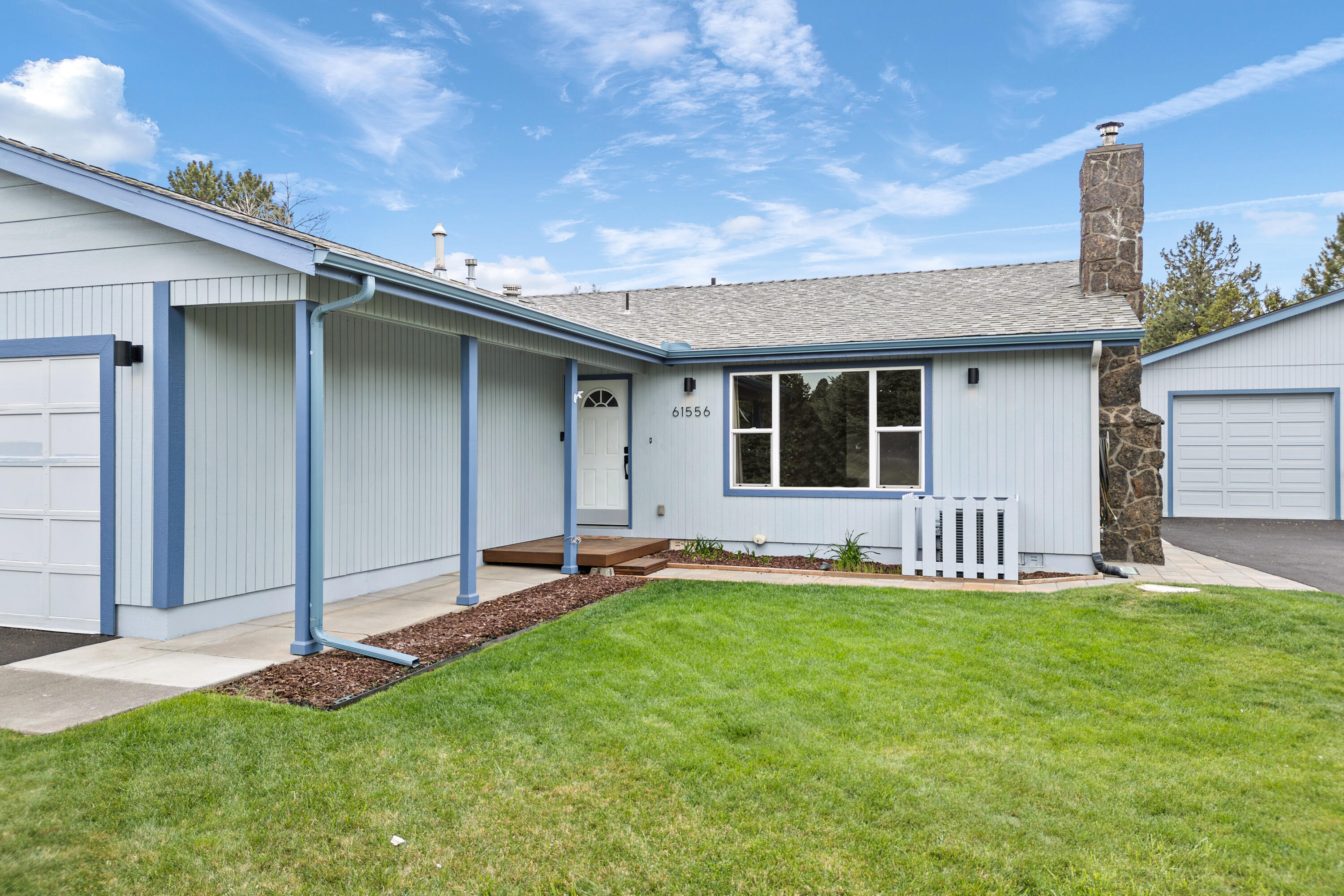 61556 Twin Lakes Loop