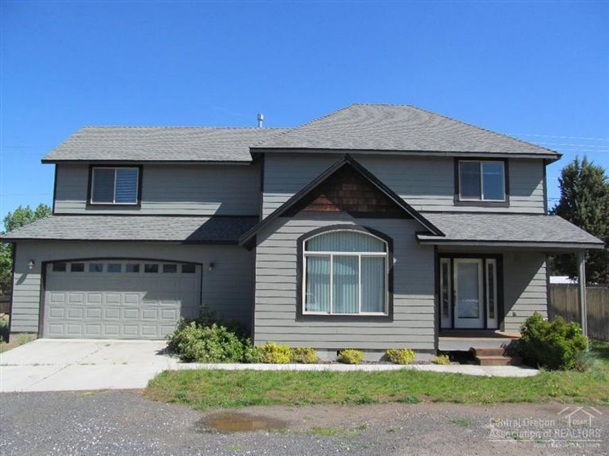 Spacious light and bright home with large kitchen, great living area, large master suite with soaking tub and walk in closet, loft/bonus area upstairs makes a great work or entertainment area. All close to schools and shopping.