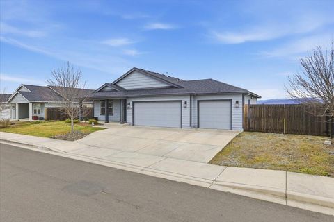 Tiny photo for 8440 Cayden Street, White City, OR 97503 (MLS # 220214377)