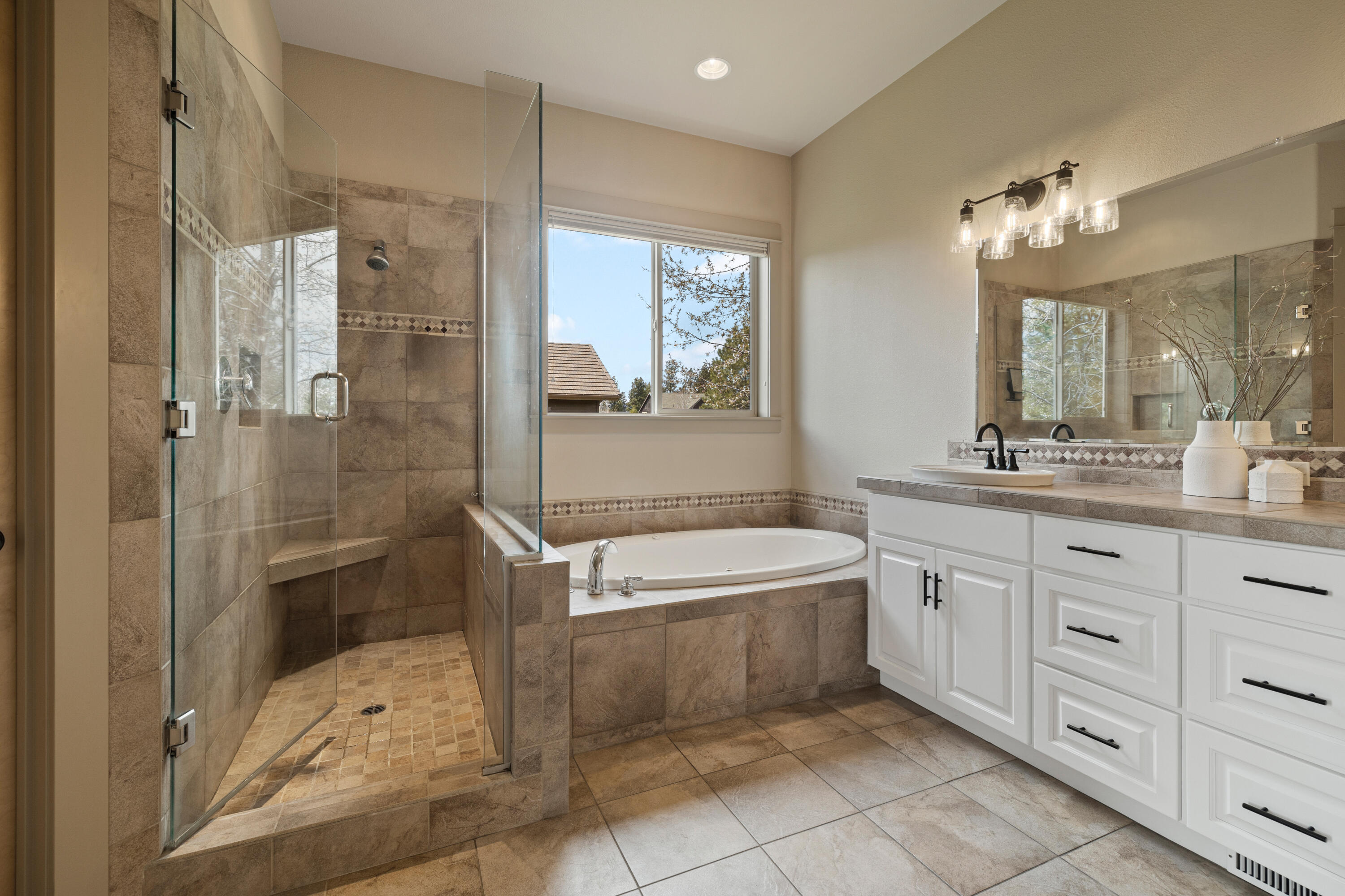 Skyliner Summit - Residential