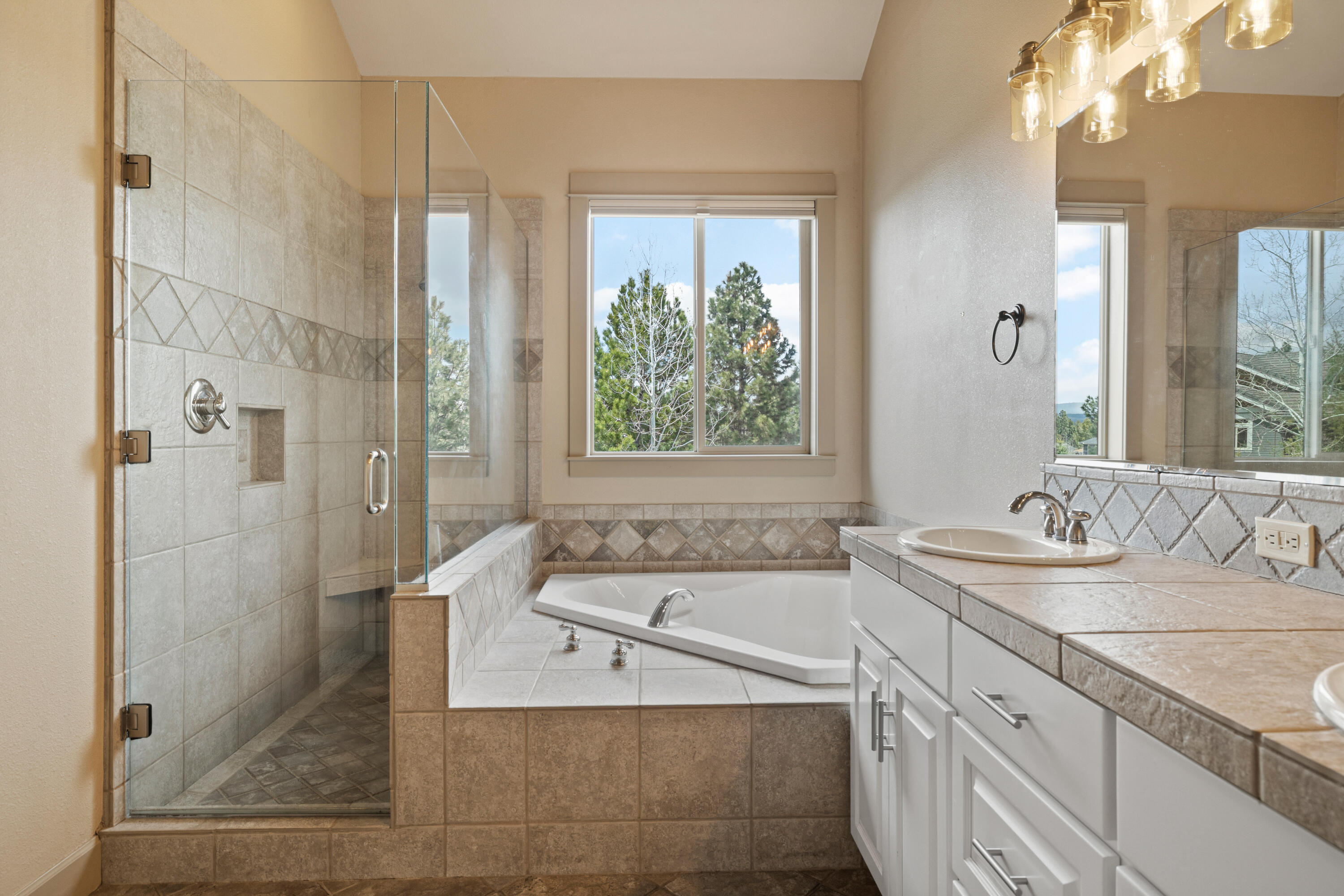 Skyliner Summit - Residential