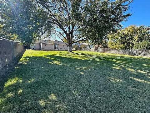 Tiny photo for 140 Heather Drive, Stanfield, OR 97875 (MLS # 220212168)