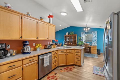 Tiny photo for 380 Sunnyside Drive, Winston, OR 97496 (MLS # 220212122)