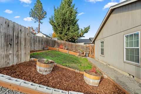 Tiny photo for 380 Sunnyside Drive, Winston, OR 97496 (MLS # 220212122)